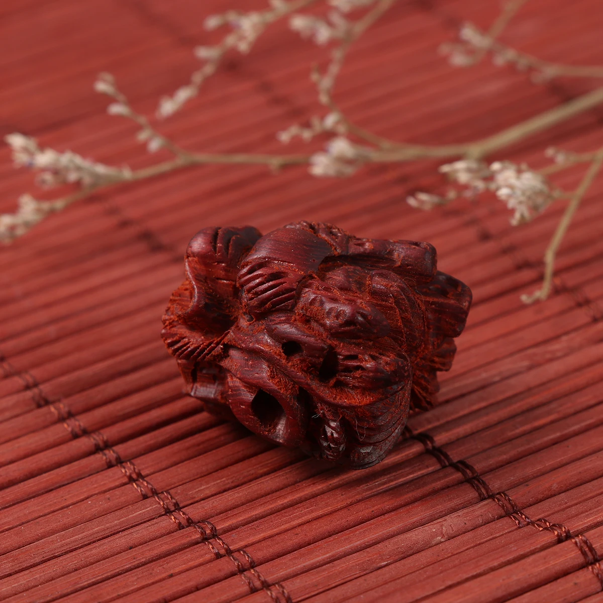 

Wooden Pendant Rosewood Keychain Rosewood Keychain Pendant DIY Pendants Jewelry Beads Dragon Shape Smooth Durable Accessories