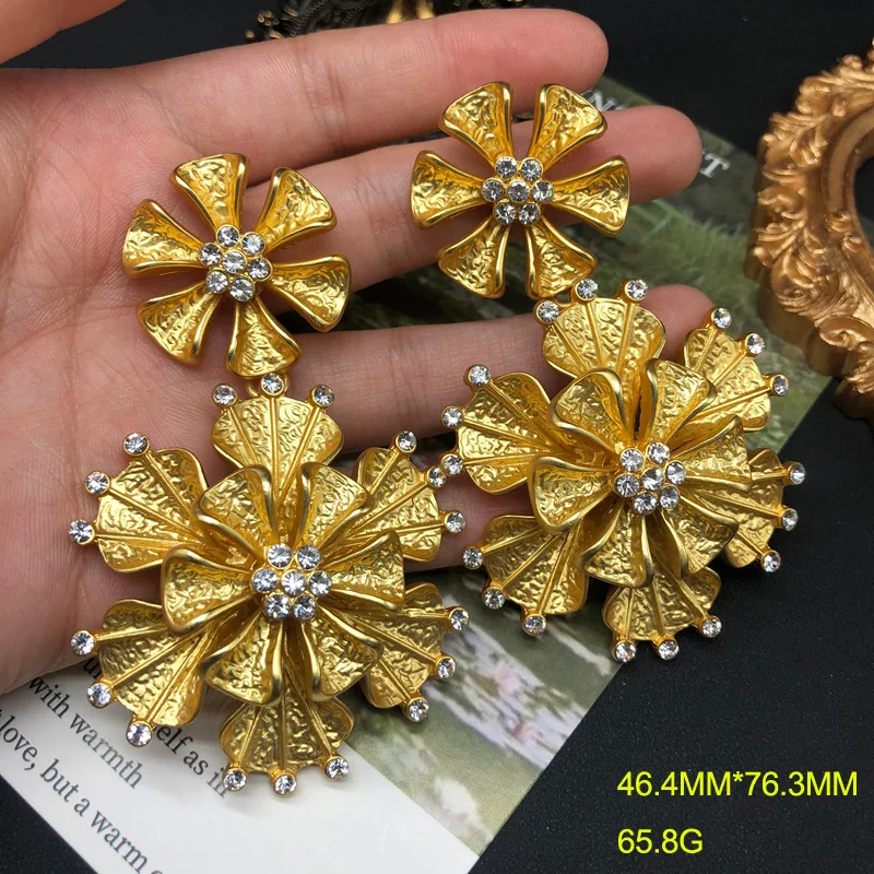 

Retro Double-layer Gold-plated Flower Pendant Earrings for Women Designer Luxury Rhinestone Gemstone Flower Women's Earrings