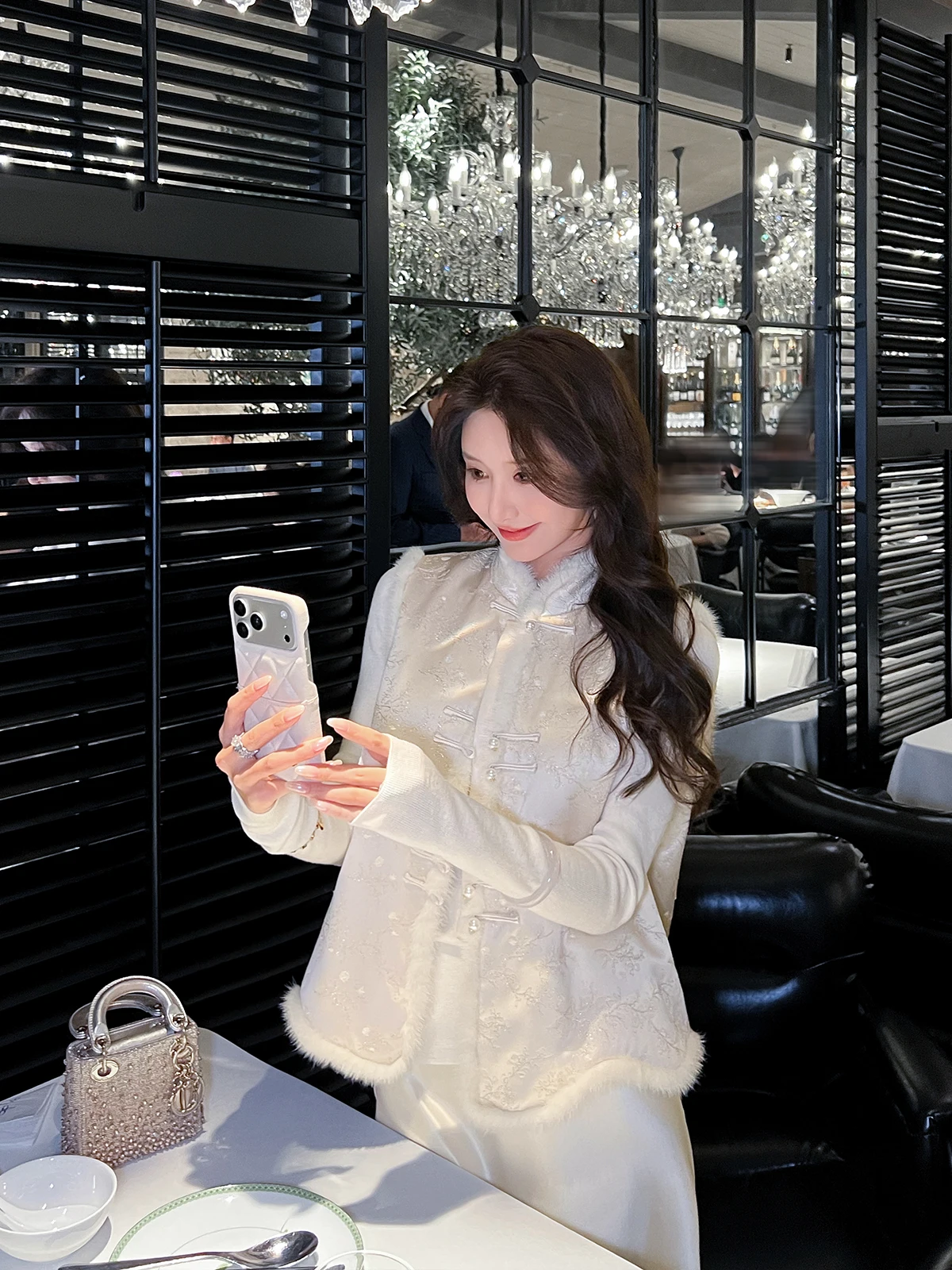 

New Chinese Sle Thiened Cotton Vest Women's Winter Jaet Mink Fur Splicing Bal Tank Top Satin Surface Embroidery De...