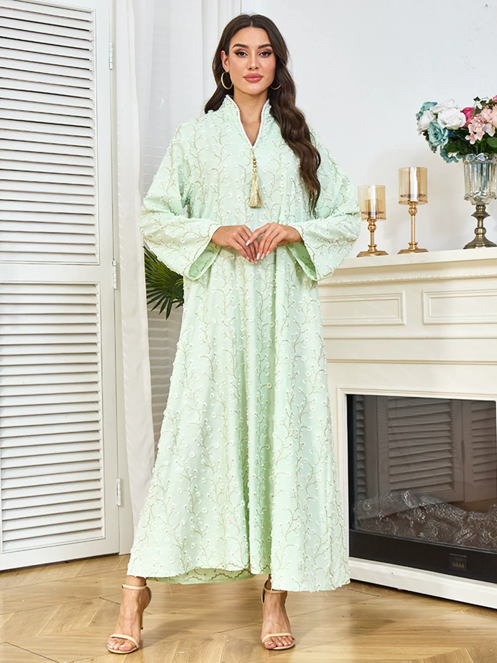 

Middle East Saudi Arabia Muslim Luxury Fashion Women's Clothing New Fashion Elegant Embroidered Pendant Robe Women's Dress