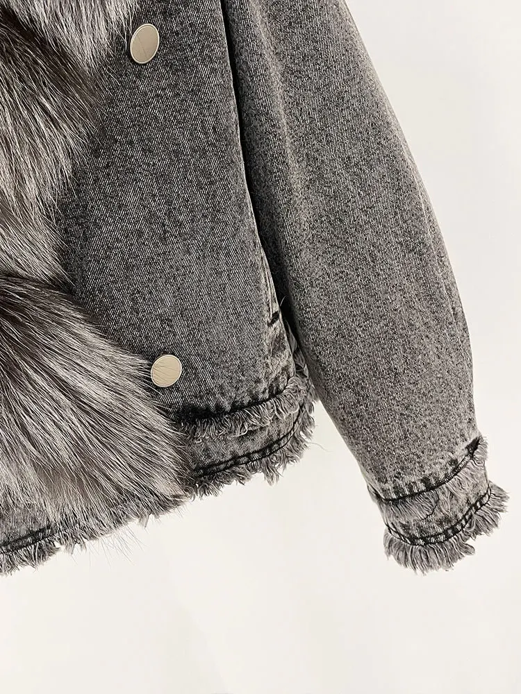 سترة نسائية من فراء الثعلب الطبيعي لعام 2025 سترة شتوية جديدة للسيدات قصيرة دافئة من الفرو الحقيقي ملابس خروج عصرية فاخرة