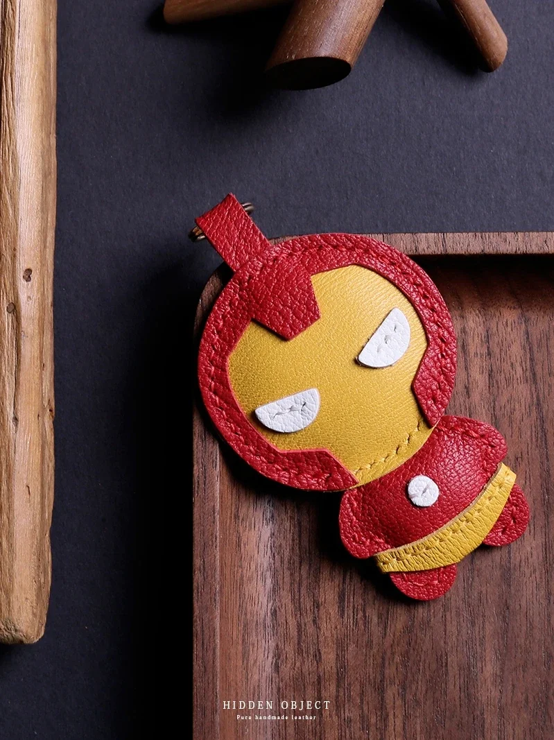 

Handmade Iron Man Cub Personalized Creative Gift Car Keychain Bag Genuine Leather Pendant