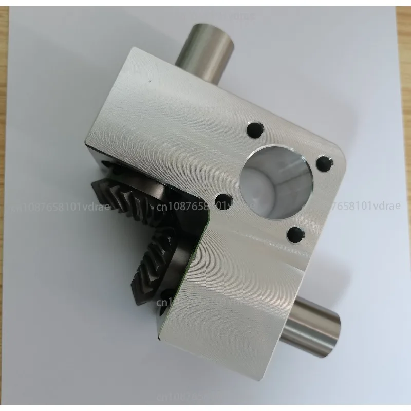 Corner Commutator Helical Bevel Gearbox 1:1 Shaft 22/25/30 MM Keyway Vertical Motor Shaft 90 Degrees