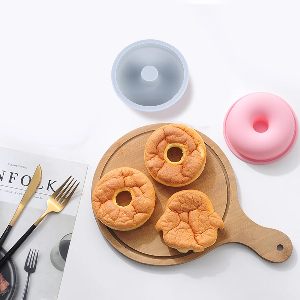 

2Pcs Silicone Donuts Cake Mold Food Grade Nonstick Cartoon Dessert Mold for Baking Cakes and Party Favors Cake Mould