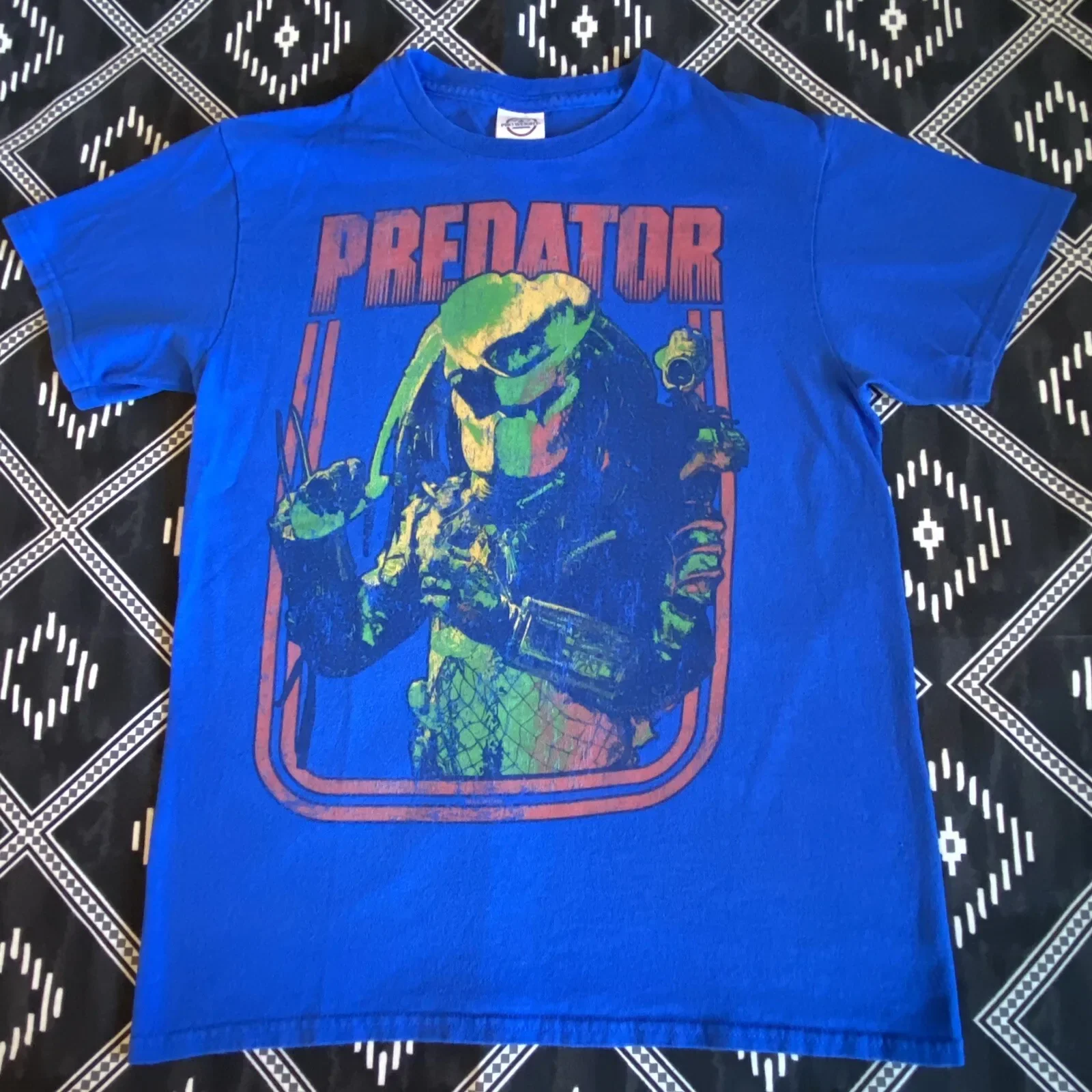 Футболка с лицензией PREDATOR по мотивам научно-фантастических/экшн-фильмов 80-х годов, 2017 год. Маленький подержанный NV