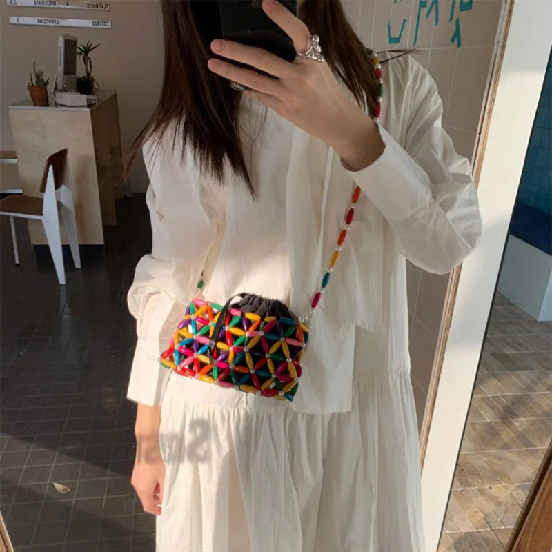 حقيبة منسوجة مطرزة بالخرز من الخشب الطبيعي مصنوعة يدويًا، حقيبة كتف نسائية بوهو، محفظة عصرية بلون الحلوى مع محفظة مطرزة بجيب داخلي