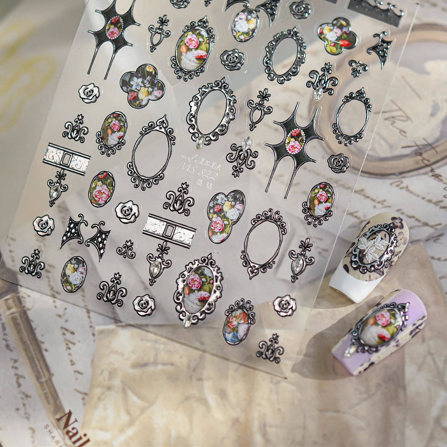 Adesivi per nail art floreali 5D di lusso Oro Argento Cornice in metallo stile cinese Strass di cristallo lucido Decalcomania per manicure autoadesiva