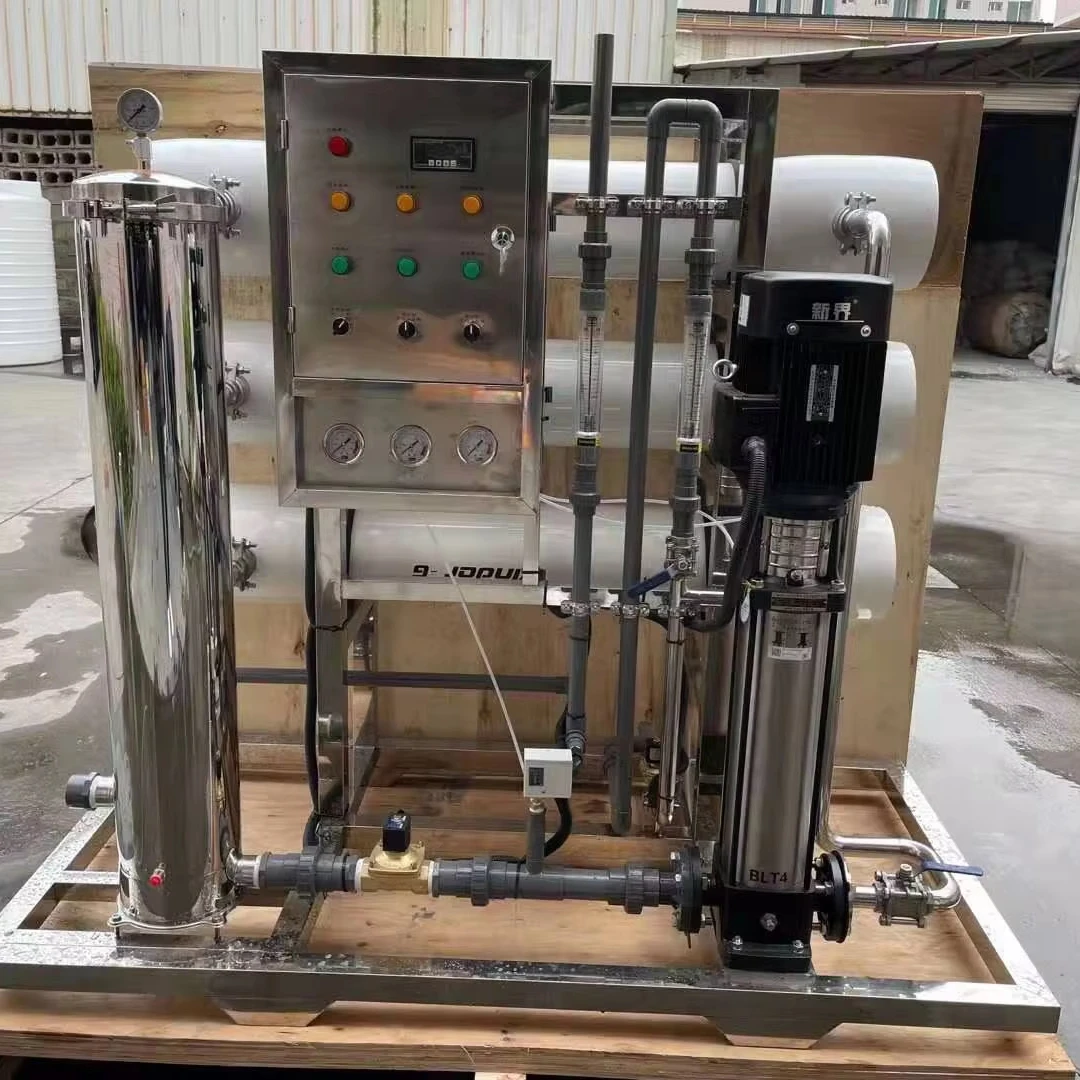 Filtre RO Durable 3000LPH SS304/UPVC, Options de pipelines, préconstruction multimédia, stérilisation à l'ozone, 380V
