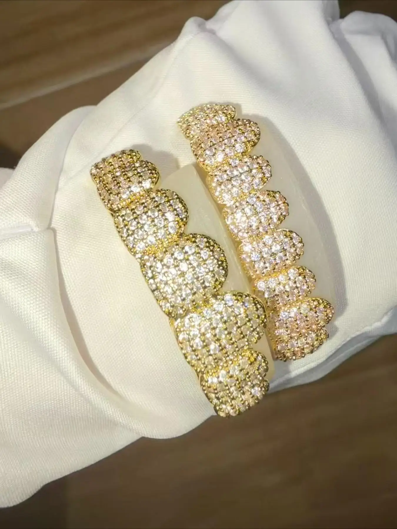 Handmade Hip-hop Grills By The Manufacturer, Hot-selling Men's Trendy Ice-cooled Full-diamond Popular Items for Halloween