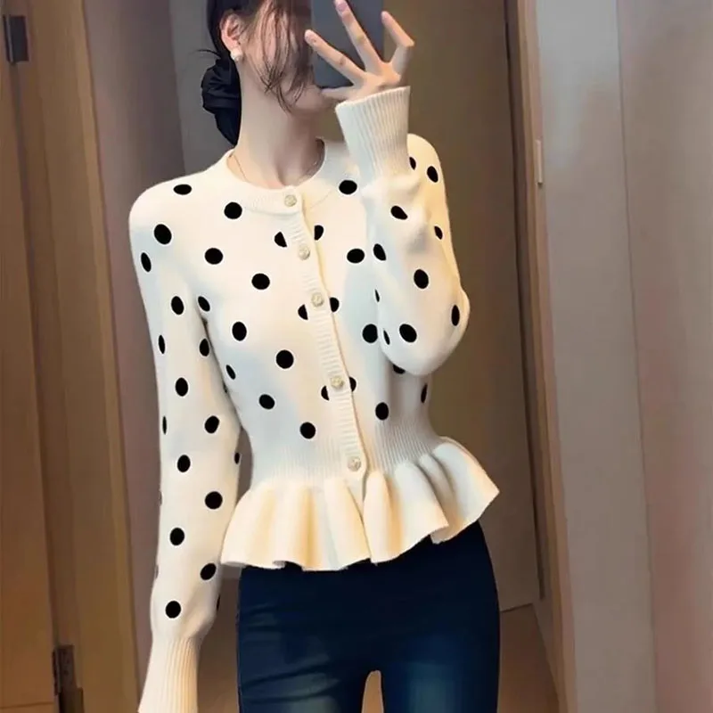 

2026 New Knitwear Women Fashion Red Lotus Leaf Edge Wave Point Knitted Sweater Spring Autumn Good-looking Slim Hands on Hips Top