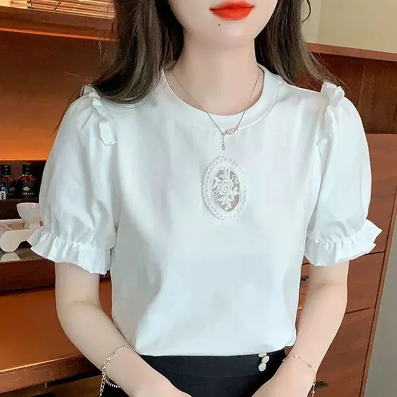 

2023 New Summer Fashion Simple Round Neck Lace Embroidery Wood Ear Edge Bubble Sleeves Sweet Small Fresh Versatile T-shirt