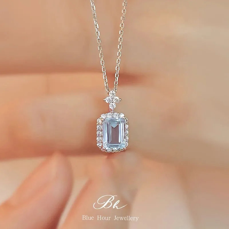 

S925 Sterling Silver Blue Topaz Necklace Women's Light Luxury Perfume Bottle Pendant with Crystal Gemstone Niche Fine Jewelry​