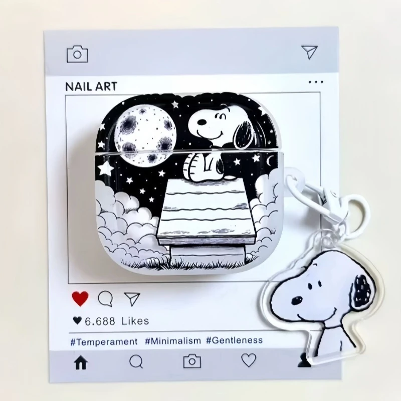 سنوبي حقيبة سماعة الاذن ل AirPods 1 2 3 Pro 2 حافظة أنيمي للصدمات شاملة صندوق سماعة الرأس ل AirPods 4 مع قلادة هدية