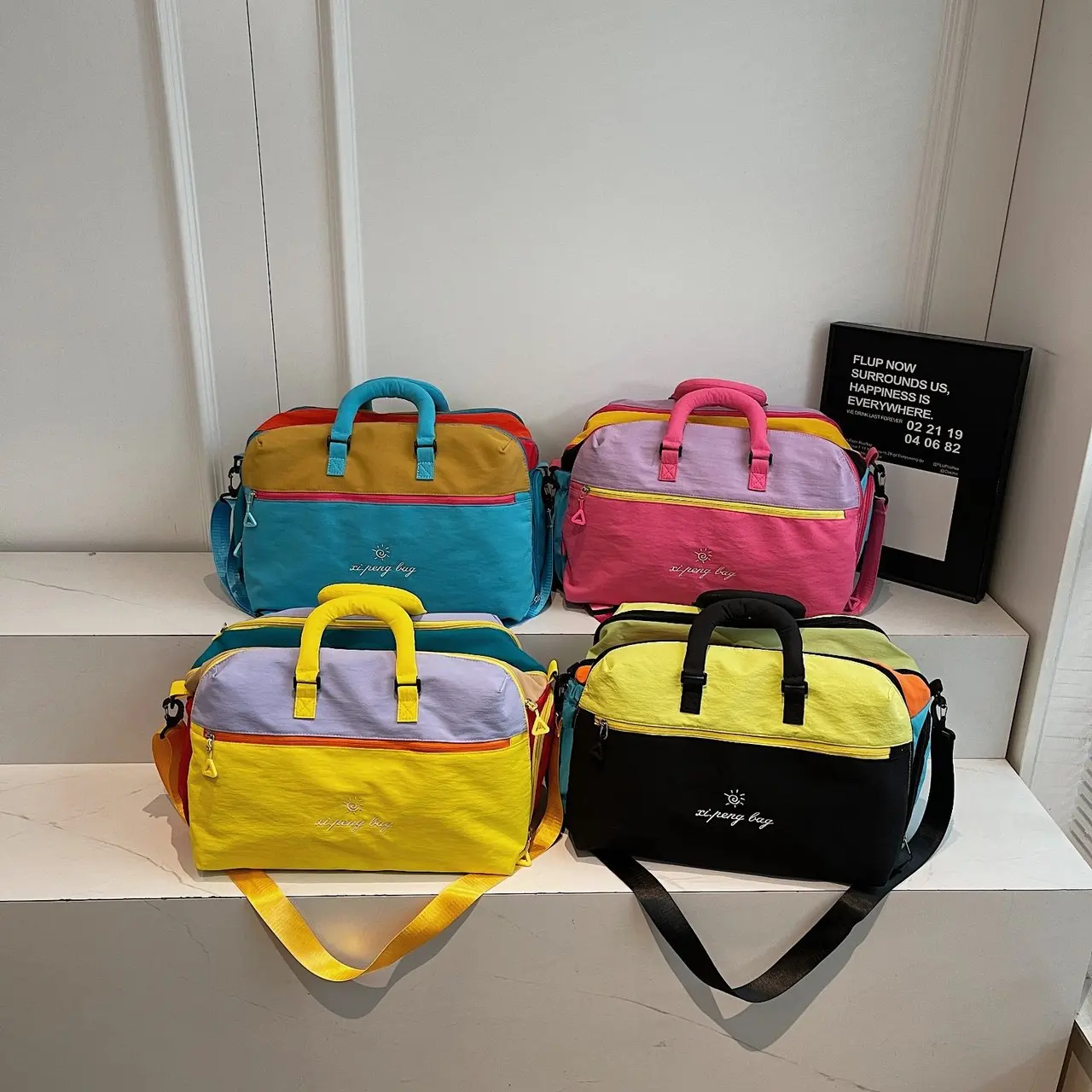 

Nylon lightweight color-blocking hand-held yoga bag, large-capacity multi-functional single-shoulder business travel bag
