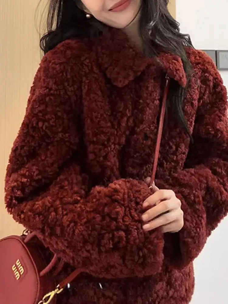 

Красная уникальная суперкрасивая шуба из овечьего меха для женщин, модель 2026 года, новая зимняя коллекция, маленький размер, кожаная меховая куртка-пальто