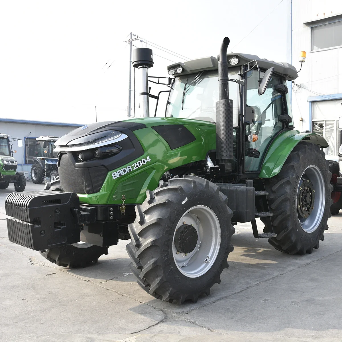 Trattore gommato in vendita Nuovo prodotto 2021 Trattore grande con caricatore Trattore gommato multifunzionale in vendita Nuovo prodotto 2021 grande