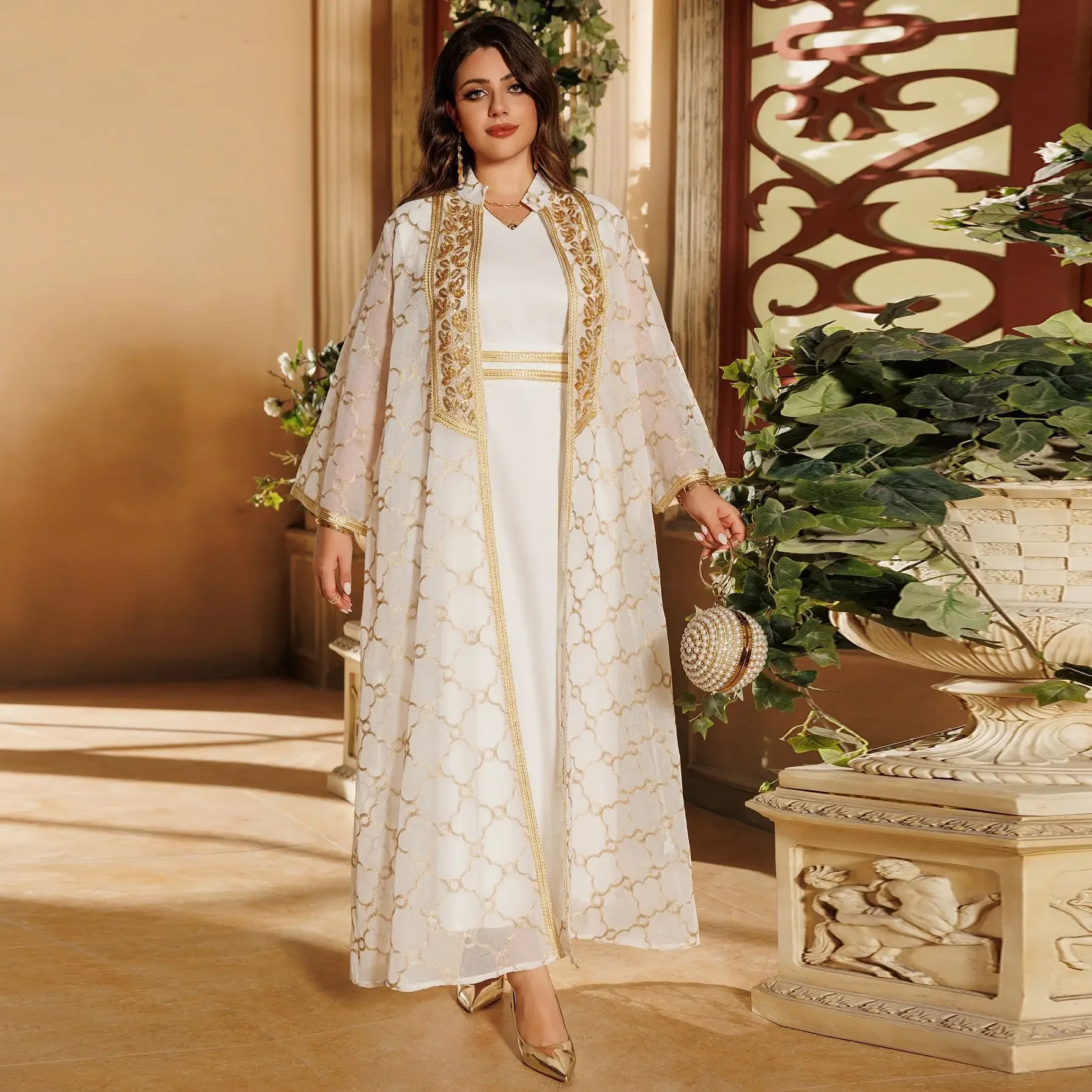 

The Abaya long robe sets for Middle Eastern and Saudi Arabian women, including Muslim embroidered cardigan vests and skirts.