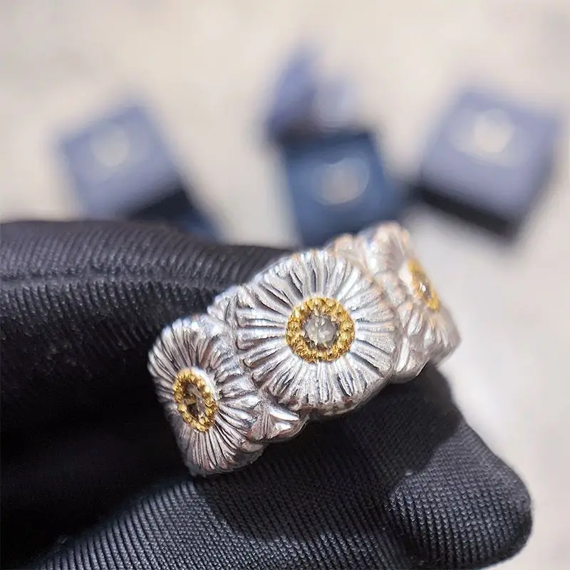 

Small Daisy Ring with Adjustable Niche Men's and Women's Trendy Open Mouth Ring