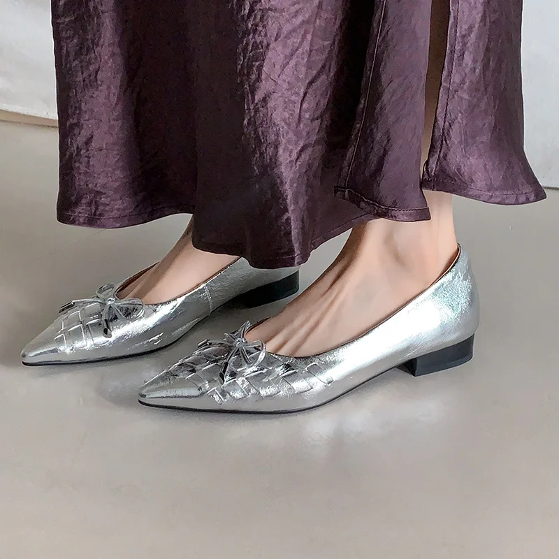 

Flats Women Cow Leather Bow Detail Chunky Low Heel Pointed Toe Shallow Woven Handmade Versatile Commuter Shoes