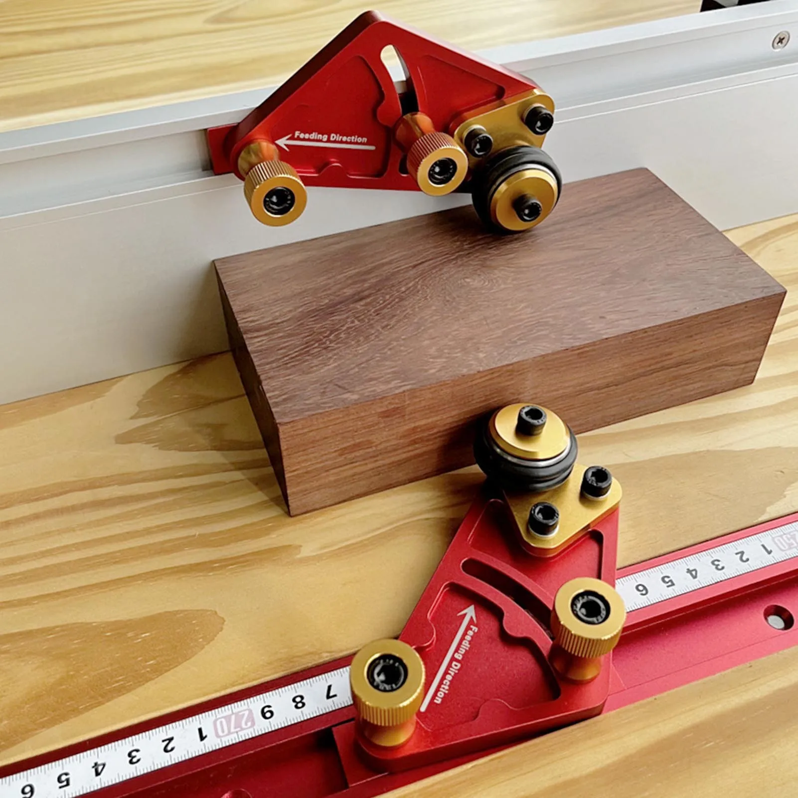 2 stuks tafelzaaggeleiderplaat Nauwkeurige houtbewerking Multifunctioneel lager Feeder Roller Press Board Hulpgereedschap