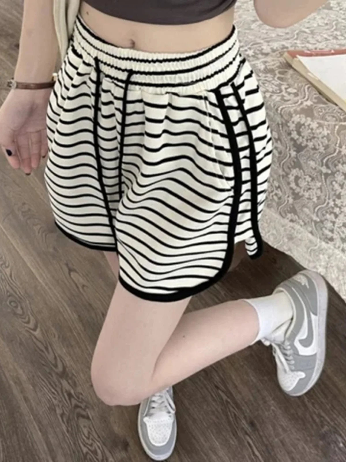Women's Sporty Stripe Short Pants Loose Wide Leg Summer Casual Slimming Hot Pants Elastic Waist Color Block INS Style Shorts