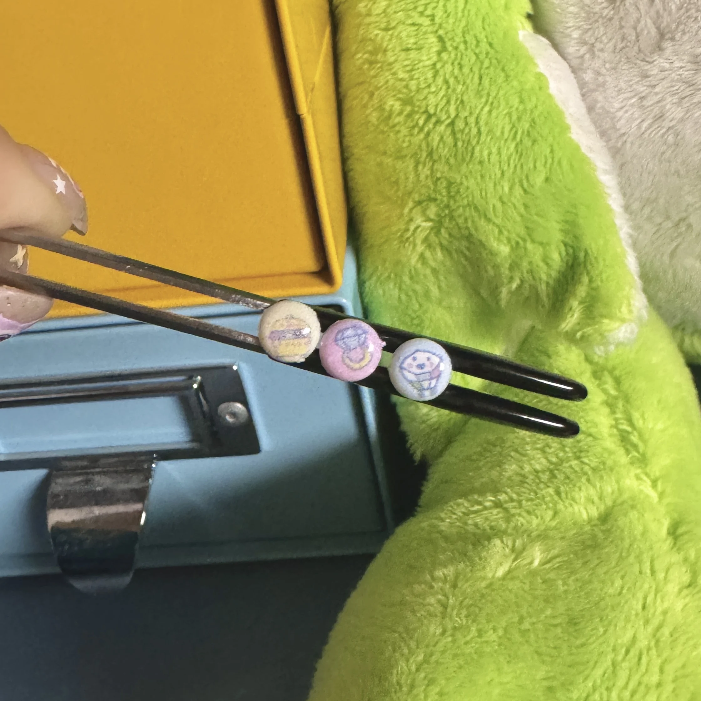 I 3pcs Only buttons