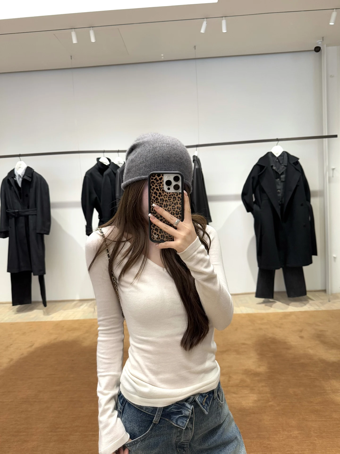 

Slim Fit V-Ne Wool Blend Base irt Yellow Zonly Zzptte Woolly Soft Long Sve Inner Wear for Women Winter Collection