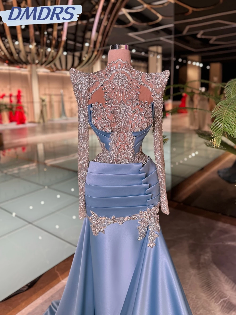 Blau Silber Kristall Meerjungfrau Langes Abendkleid Stehkragen Langarm Hochzeitskleid Maßgeschneiderte exquisite Ballkleider