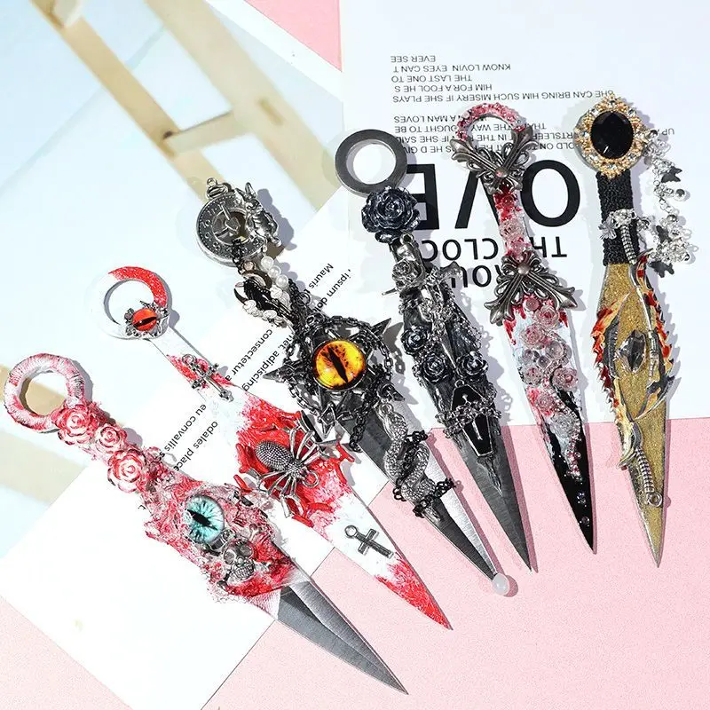 الظلام الرجعية DIY اليدوية هدية Unboxing المحمولة سبيكة الدعامة خنجر دور اللعب تأثيري لوليتا الملحقات