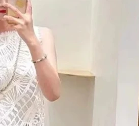 

Women's white round neck vest sleeveless asymmetrical fashion top