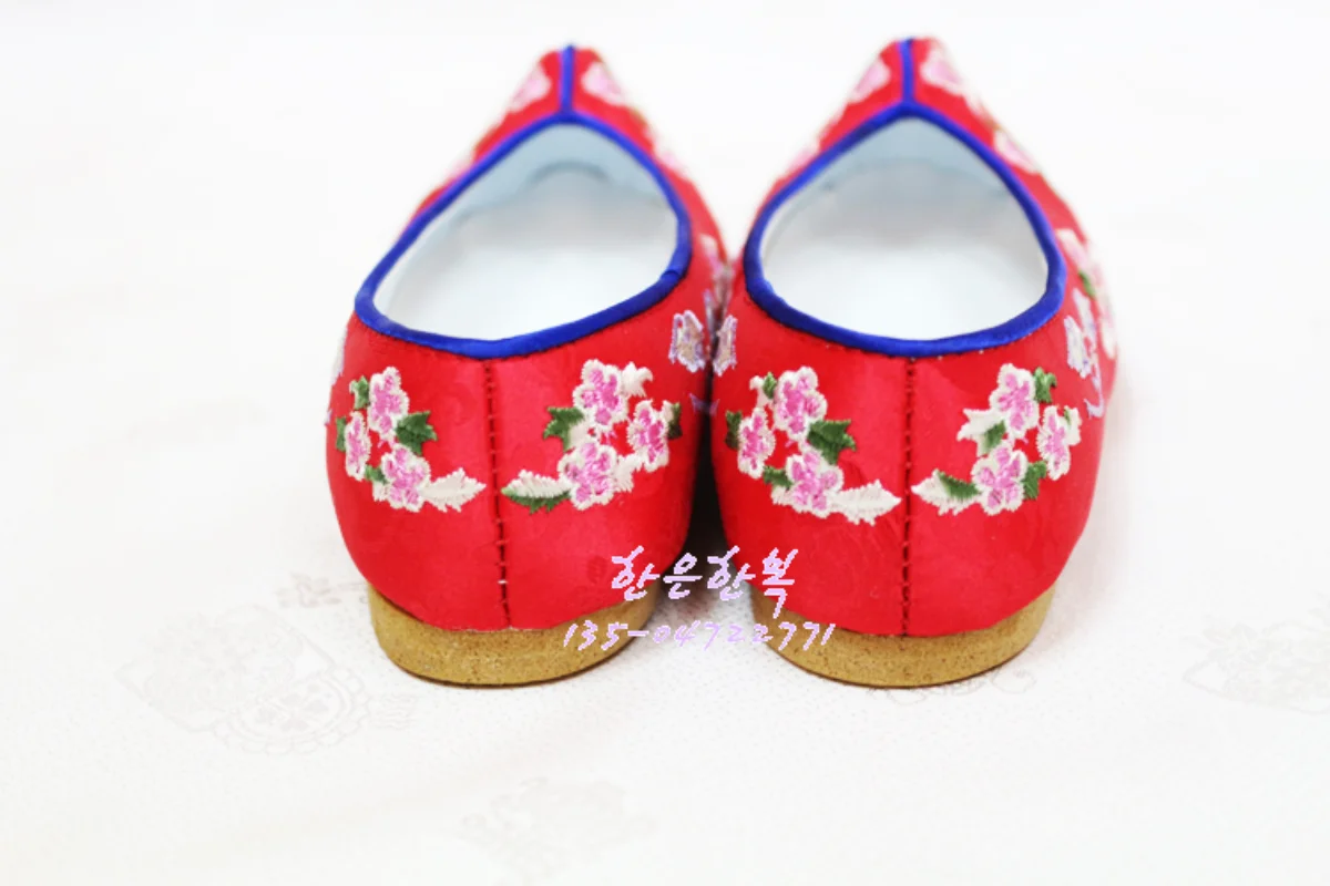 Red Children\'s Embroidered Shoes Korean Traditional Hanbok Hook Shoes Hanbok Shoes for The First Birthday