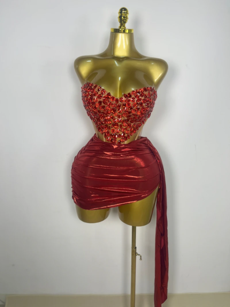 

2025 женский наряд для празднования дня рождения, ночного клуба, сценический наряд, одежда для шоу, блестящие красные бриллианты, сексуальные топы, юбка, комплект из 2 предметов