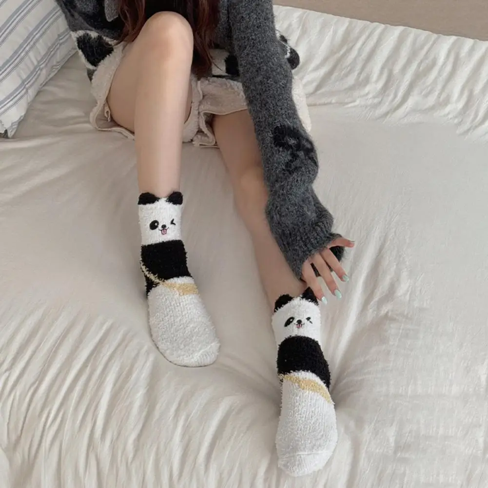 

Впитывающие пот носки, 5 пар носков для сна с изображением панды, утолщенные коралловые бархатные зимние носки-тапочки, теплые женские носки средней длины
