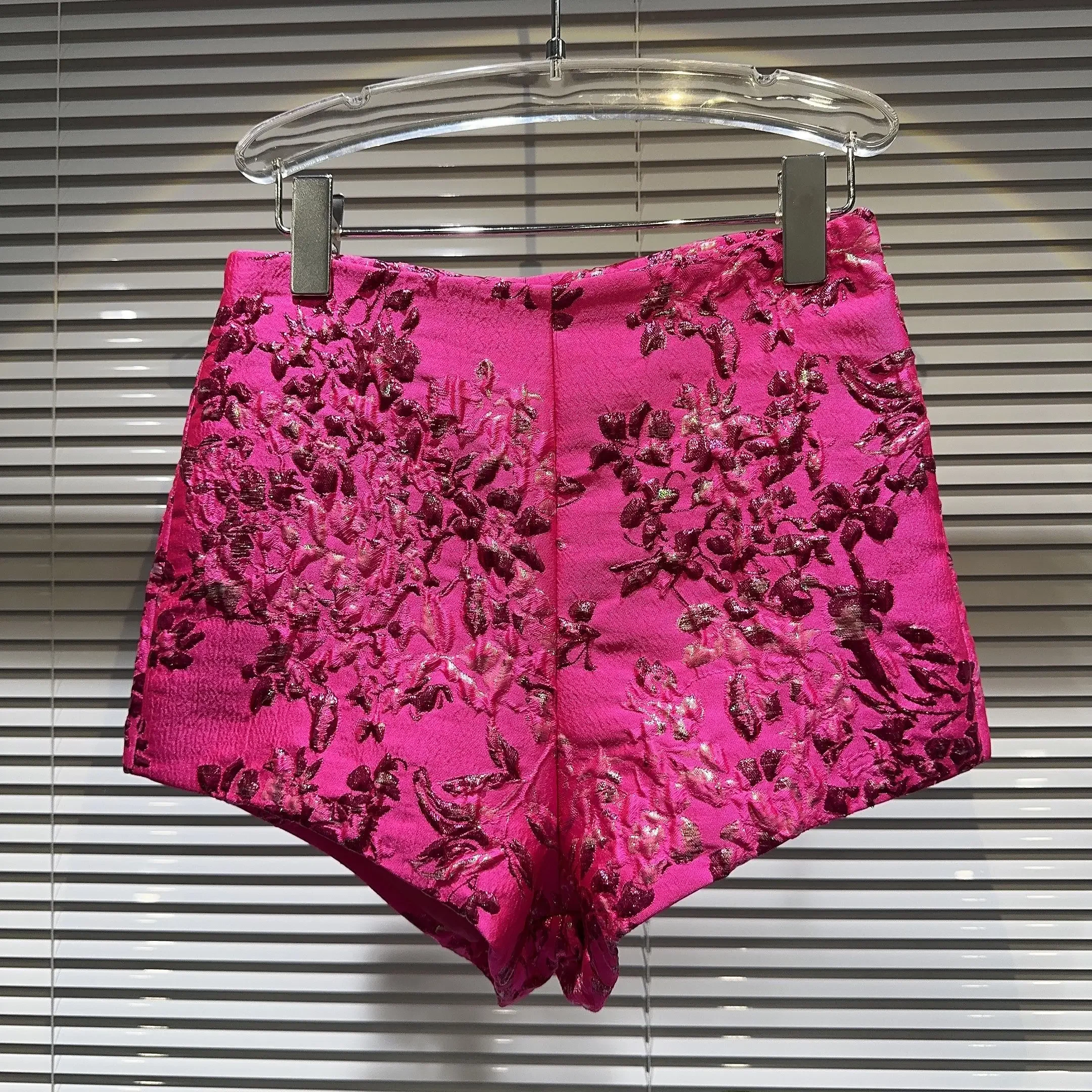 Short butin à fleurs taille haute pour femme, butin fille chaude, indentation tridimensionnelle à la mode, noir, printemps, automne, nouveau, 2023