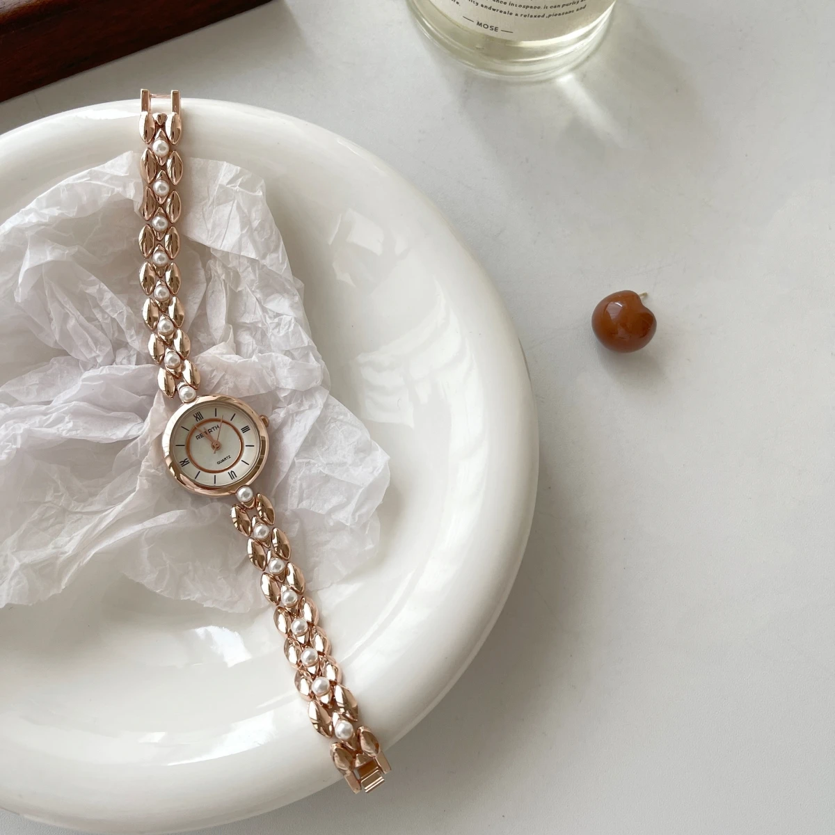 Reloj elegante para mujer, pulsera de perlas redondas de agua dulce, reloj de perlas para estudiantes de alta altura, regalo para mujer, reloj de lujo para mujer