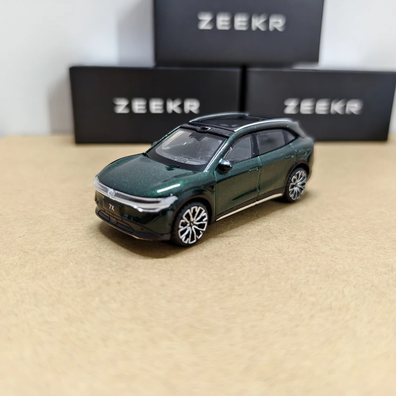 

1:64 ZEEKR 7X внедорожник, модель автомобиля из сплава, литая под давлением металлическая модель автомобиля новой энергии, миниатюрная масштабная имитация коллекции, детская игрушка в подарок