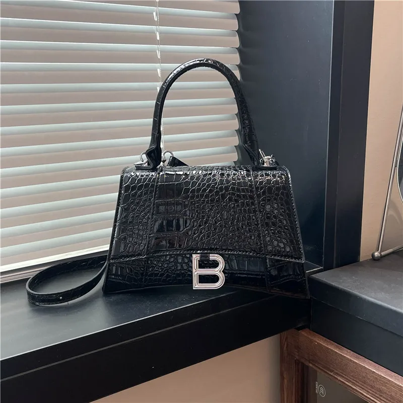 2025 محكم حقيبة مربعة قمة الموضة مقبض محفظة للنساء شيك حقيبة كتف لوكس حقيبة كروسبودي الحد الأدنى من يوم إلى الليل حقيبة  #1