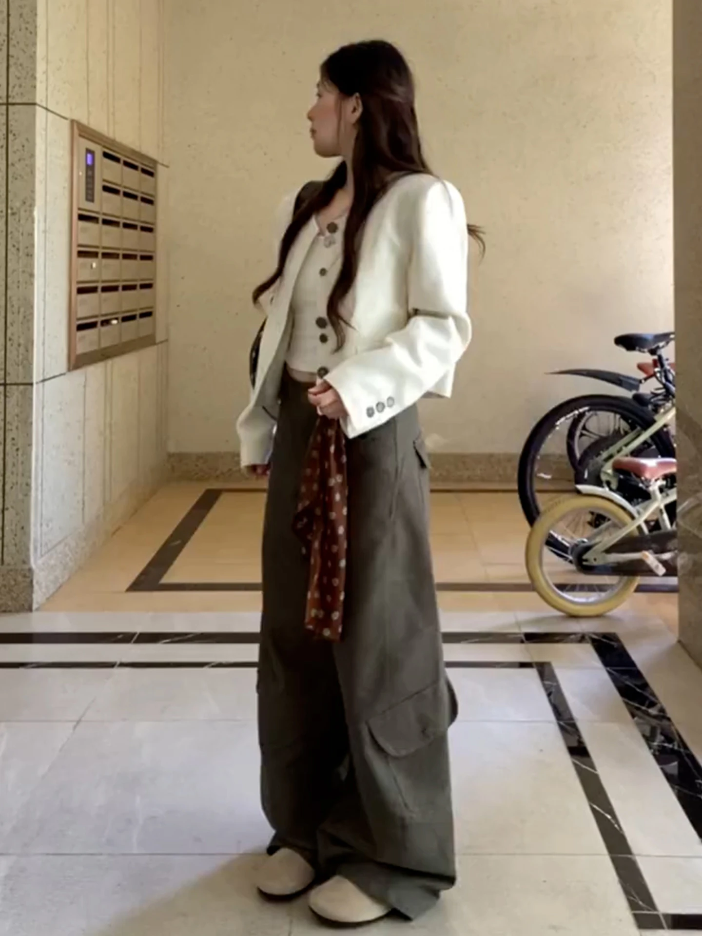 

Новинка 2026: Женский бежевый костюм-кардиган в корейском стиле, премиум-класса, свободного кроя, повседневный, милый и элегантный