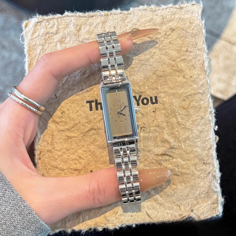 

Casual women's watch light luxury small exquisite retro rectangle 2025 new student fashion waterproof quartz watch birthday gift
