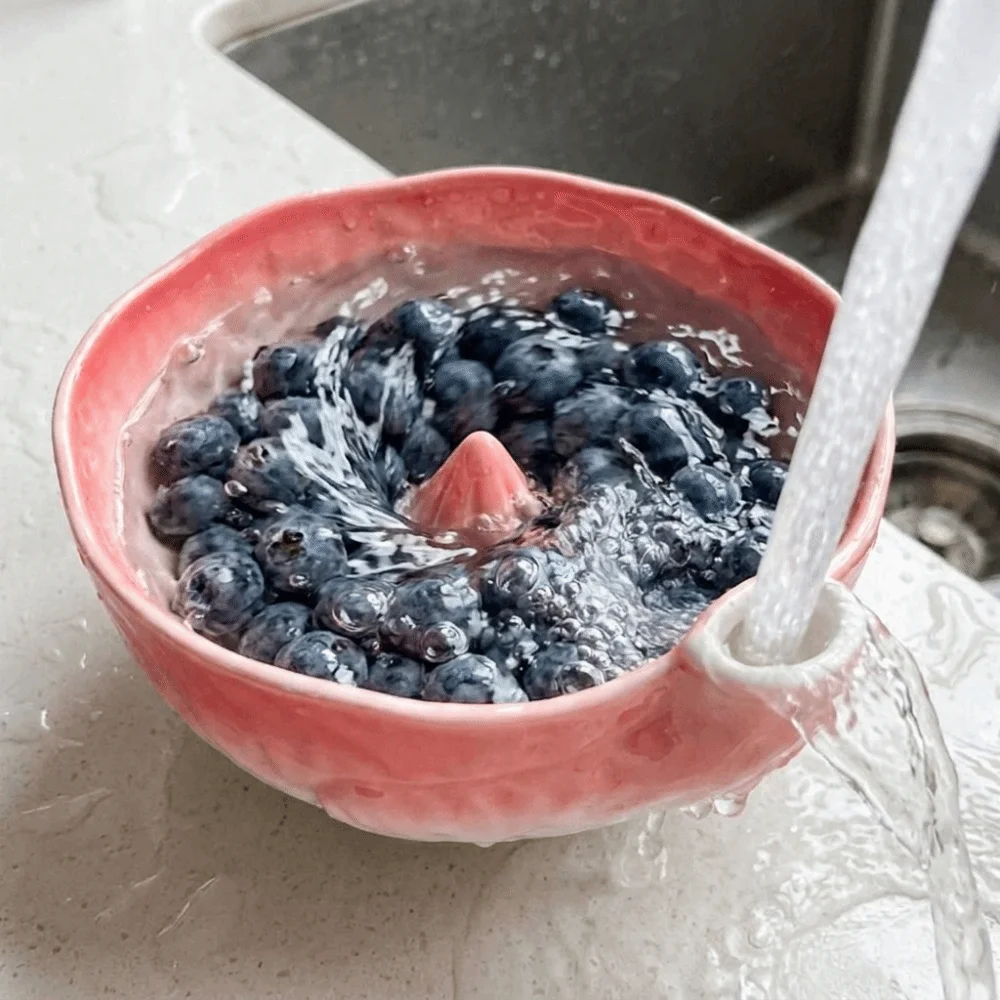 self-spinning-berry-washing-bowl-raised-drainage-hole-large-capacity-fruit-strainer-easy-to-clean-perforated-draining