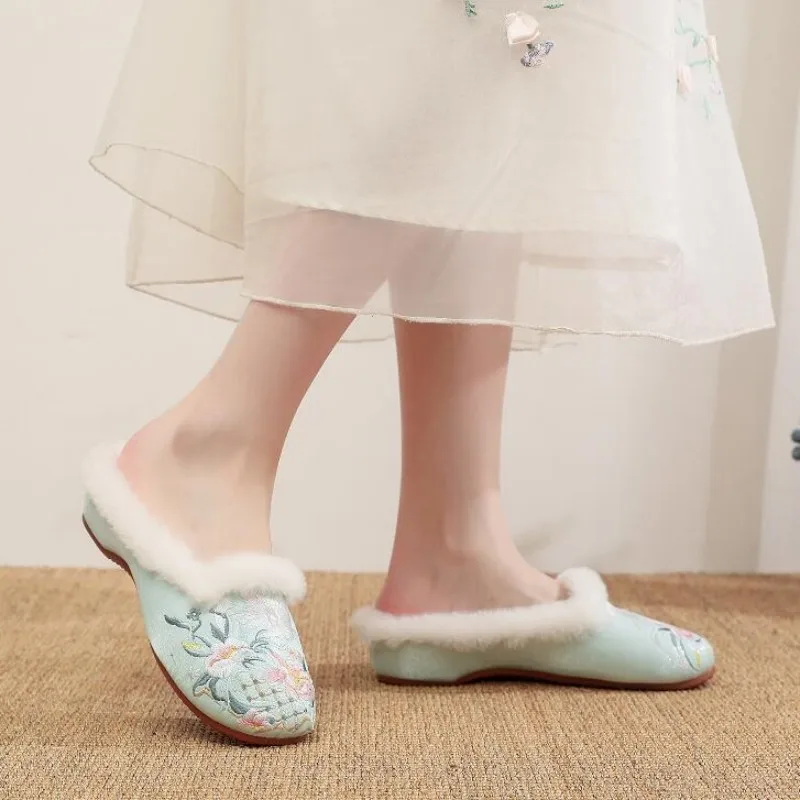 Ethnic Style Embroidered Short Plush Winter Slippers Ladies Fur Edged Round Toe Casual Mules Women Vintage Slides