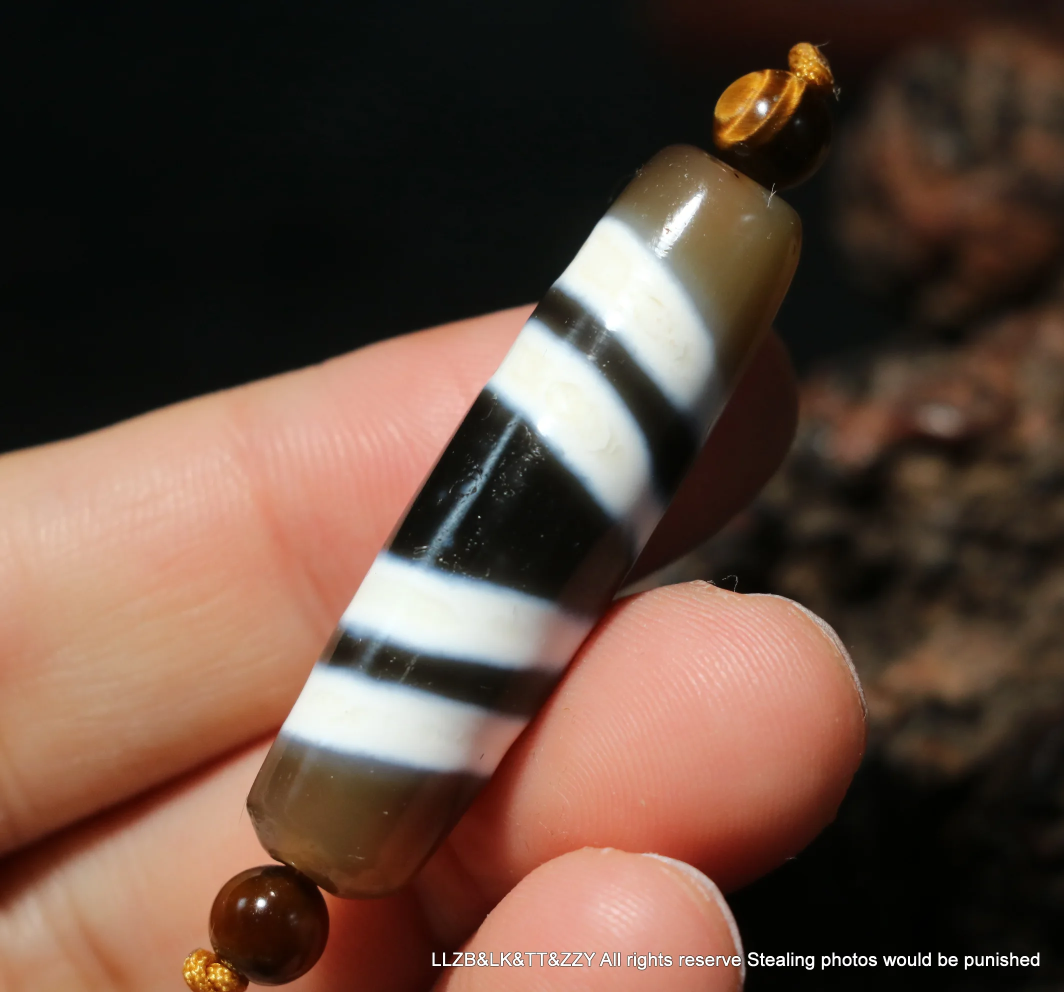 Treasure Magic Energy Tibetan old Agate Oily Patina 4 Line Healer Medicine dZi Bead Totem 1211 Talisman Lkbrother UPD221211A12