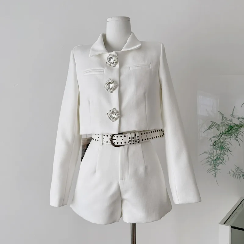 

Высококачественные французские комплекты из 2 предметов для женщин, модные роскошные пуговицы с бриллиантами, короткая куртка, пальто + шорты с поясом, наряд из двух предметов