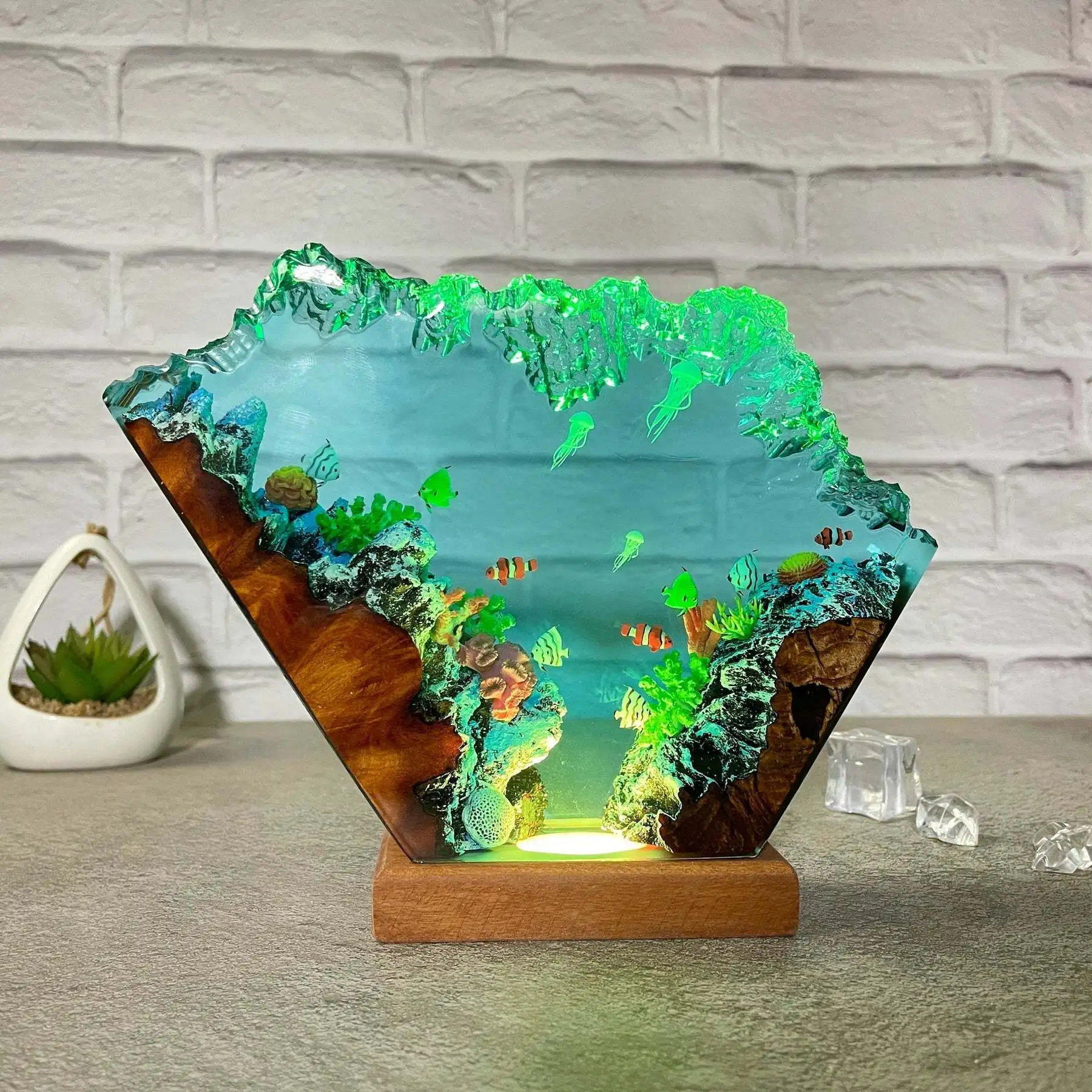 

Aquarium Resin Lamp Creative Art Desktop Ornament Night Light Ocean Landscape Decoration Model Table Lamp USB Charing