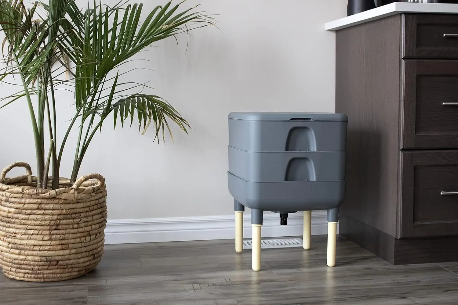 2-Tray Worm Composter Bin for Indoor Use, Grey - Efficient Vermicomposting System with Moisture Control