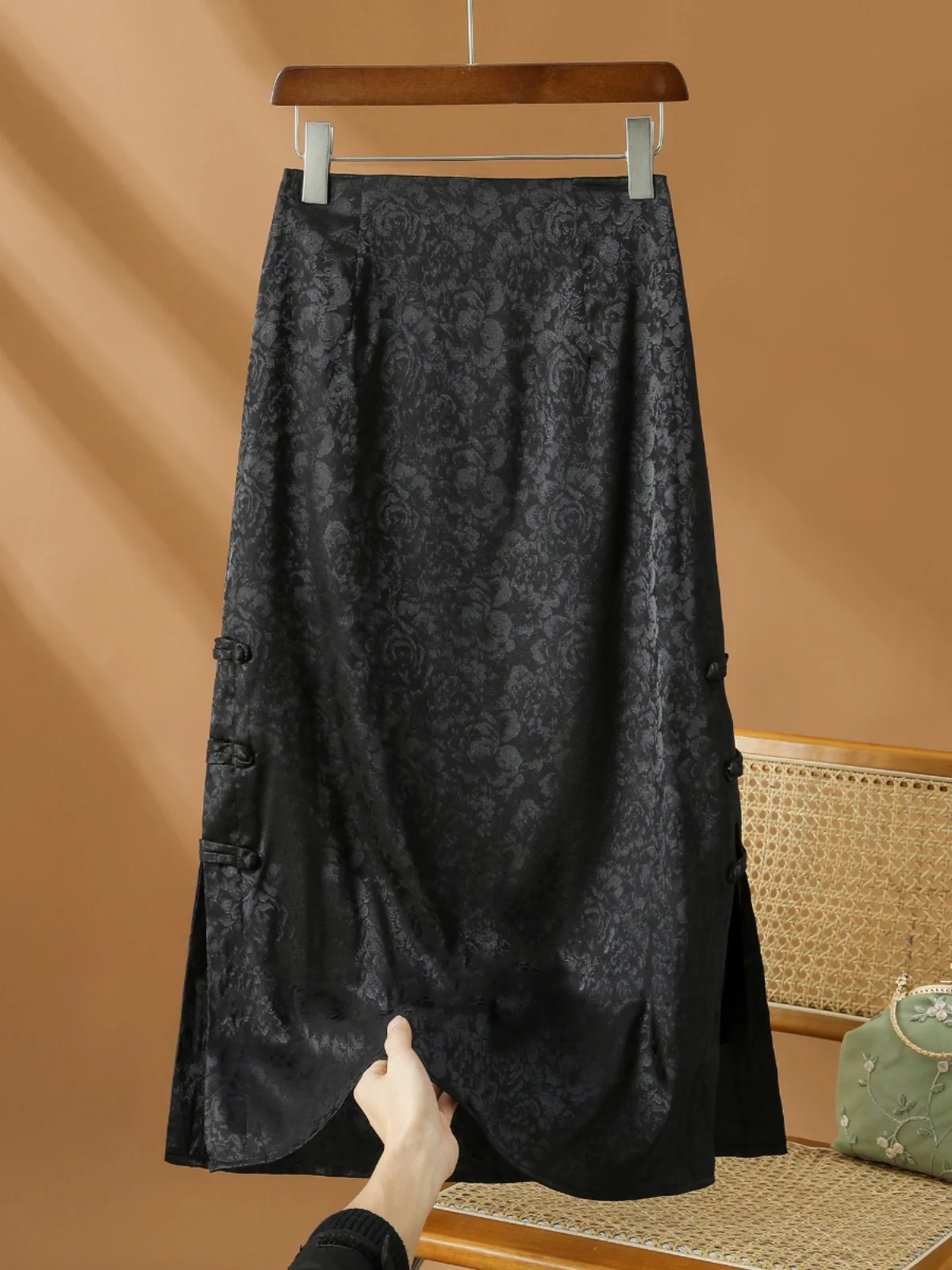 Nieuwe Chinese Sle Nationale Trend Acetaat Satijn f Rok Dames Lente Zomer Ontwerp Knop Hoge Taille Afslanken Halflange...