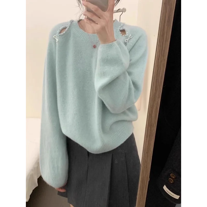 グレーのセーター、インナーシャツ、新しいスタイル、芸術的で活気のあるデザイン、ビーズ付きインナーニットトップ、女性用、秋冬