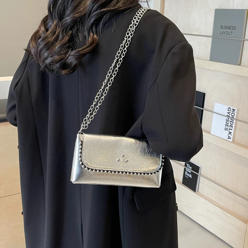 Female Leather Small Messenger Bag Locomotive Girls Chain Sling Phone Shoulder Crossbody Bag Women Silver Rivet Daily Handbag