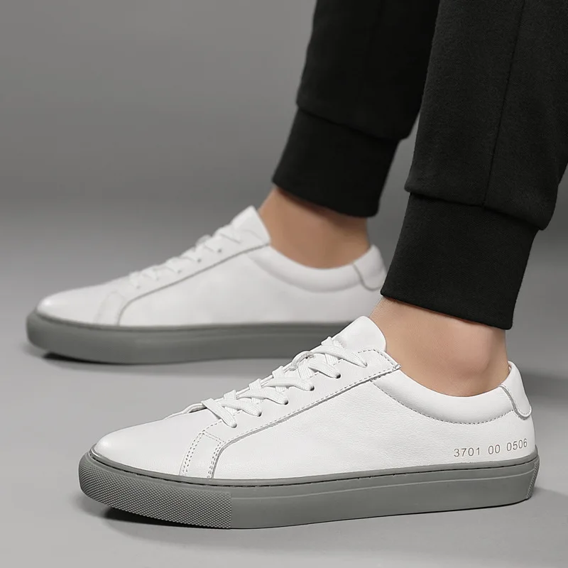 Europe Designer New Shoes for Men Genuine Leather Casual Shoes White Flat Skateboard Shoes Street Cow Leather Lace-up Sneaker