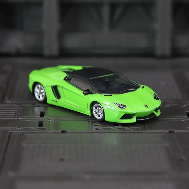 CCA 1:64 لامبورغيني إيفانتادو LP700-4 نموذج سيارة مصنوع من خليط معدني سيارة رياضية فائقة يمكن تقديمها كهدية عيد ميلاد للأصدقاء تفاصيل غنية